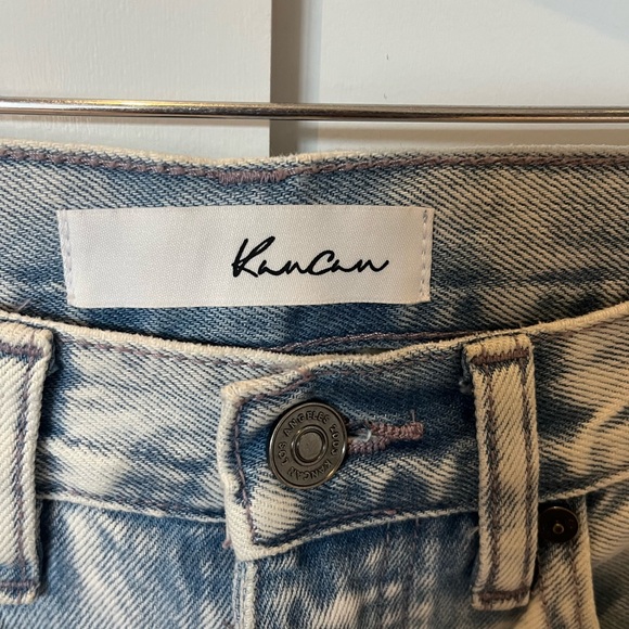 KanCan Highrise Light wash 90’s Boyfriend Jeans. Size 24” - Picture 6 of 6